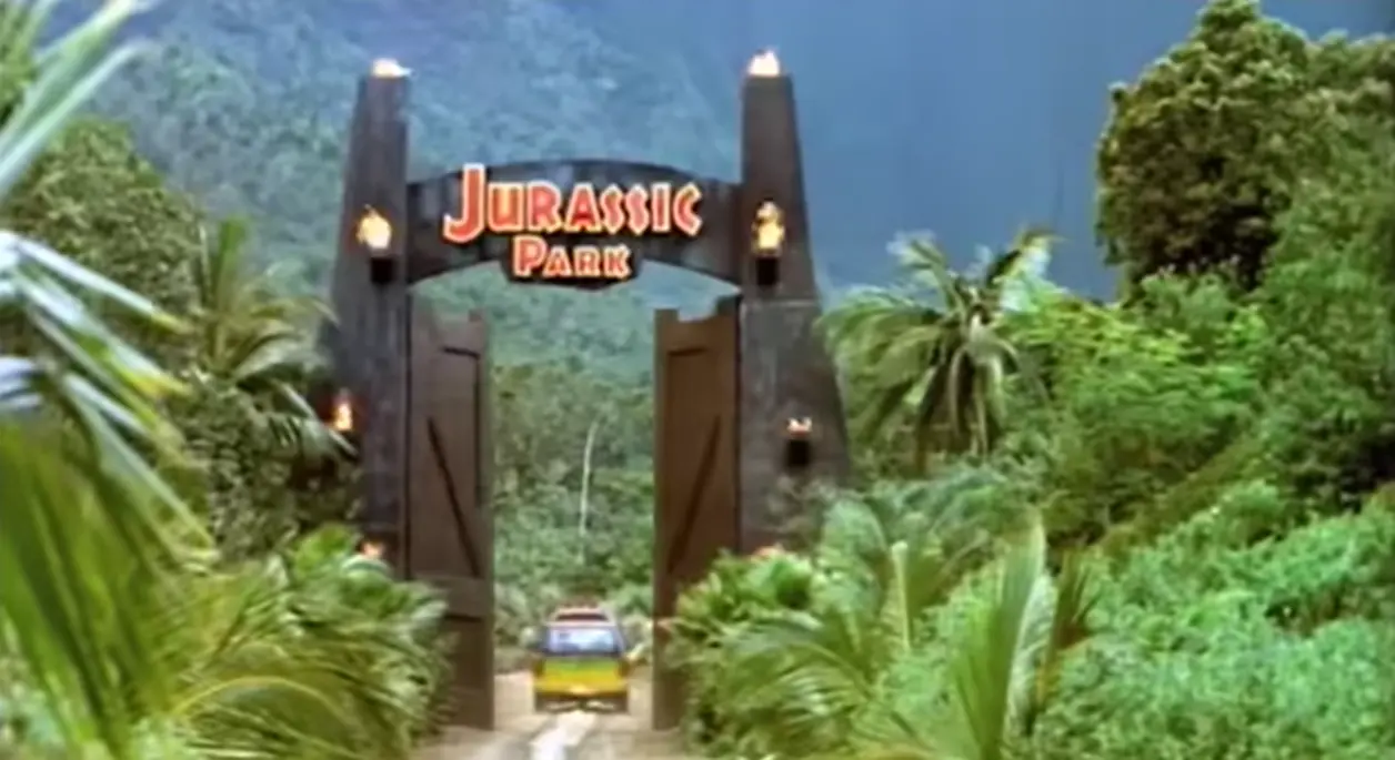 『ジュラシック・パーク』のロケ地、イスラ・ヌブラル島は実在した。ハワイに存在する聖地を解説