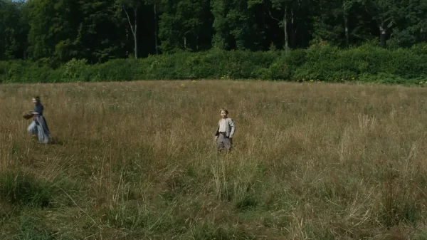 映画『ハムネット』で天才的な演技を見せ、観客の心を揺さぶる子役のジャコビ・ジュプの姿