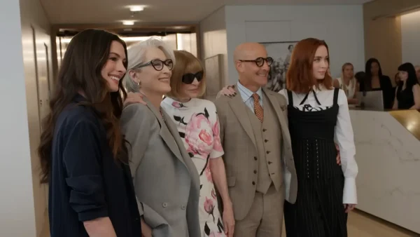 『プラダを着た悪魔2』の華やかなセットと衣装の裏側