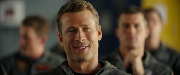 映画『トップガン マーヴェリック』でハングマンを演じたグレン・パウエル