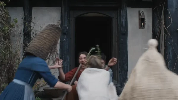 映画『ハムネット』でシェイクスピアの子供たち(ハムネット、スザンナ、ジュディス)を演じる子役たち