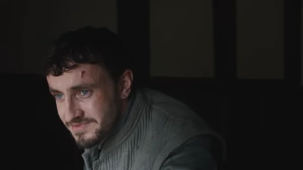 映画『ハムネット』で若き日のウィリアム・シェイクスピアを熱演するポール・メスカル