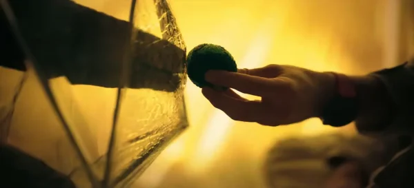 広大な宇宙空間で全く別の進化をとげたグレースとロッキーが同じ宇宙船の中にいる