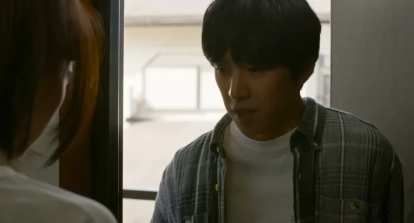 3つの時代と場所が交錯する映画『未来』の登場人物たち(真唯子、原田)