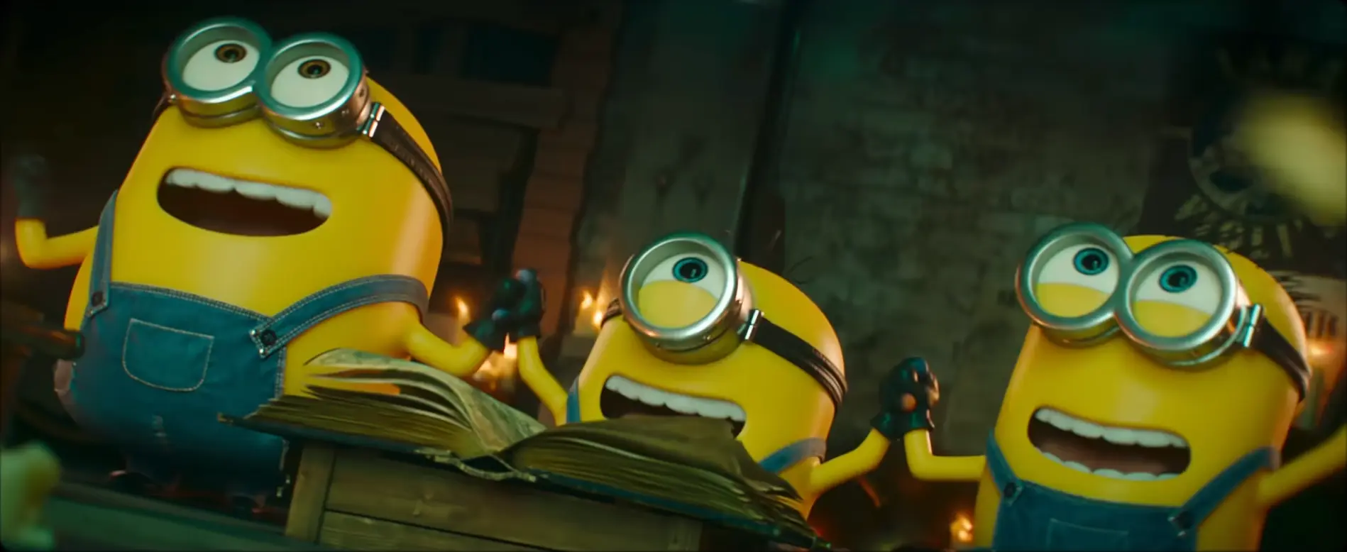 モンスター映画を撮影するためにモンスターを召喚する新ミニオンたち（ジェームズ、ヘンリー、エド）
