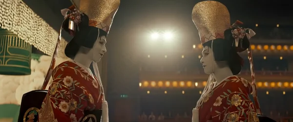 映画『国宝』のメインビジュアル。女形としての妖艶な色気を漂わせる立花喜久雄（吉沢亮）と、泥臭くも華やかな情熱を宿す大垣俊介（横浜流星）の姿が対照的に切り取られている