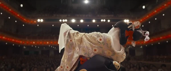 映画『国宝』の白塗りと豪華絢爛な舞台衣装