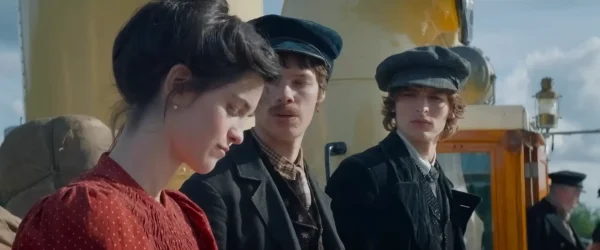 映画『モネと時間旅行』の1895年衣装を纏う若手キャスト