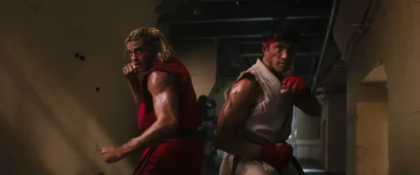 映画『ストリートファイター（2026）』のリュウとケンが構える公式ビジュアル